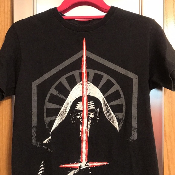 Star Wars Kylo Ren size Small short sleeve Tee Shirt - Picture 3 of 7